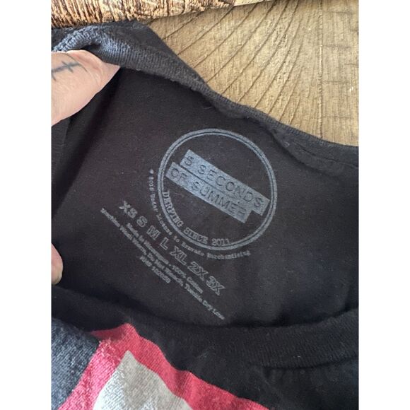 5 Seconds of Summer Band Shirt Mens Size XS - Picture 3 of 3